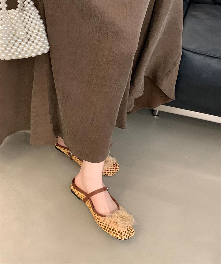 

2025 summer new niche flat-soled soft-soled mesh sandals half-drag hollow beach Roman shoes women 39 хаки