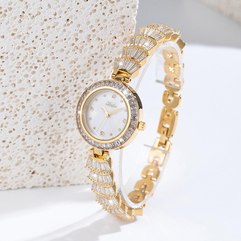 UTHAI Women's Watch French Light Luxury High Quality Diamond Popular  Charm Bracelet Watch Ladies Fashion Quartz Watches Gift