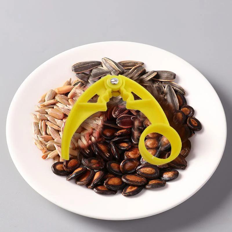 Melon Seed Plier Clamp Plastic Nutcracker Nut Cracker Clip Walnut Pine Sheller Opener Pistachio Sunflower Seeds Peeler
