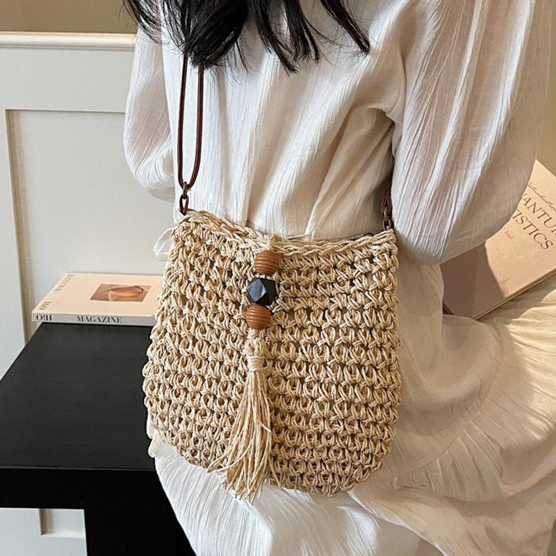 Women Handmade Straw Woven Small Saddle Bag Fashion Crossbody Shoulder Bag Ladies Simple Design Summer Travel Beach Bag CLE