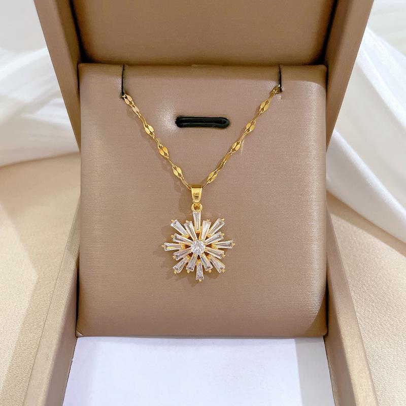 Personalized Niche Design Temperament Smart Shining Necklace Women, Simple Luck Pendant