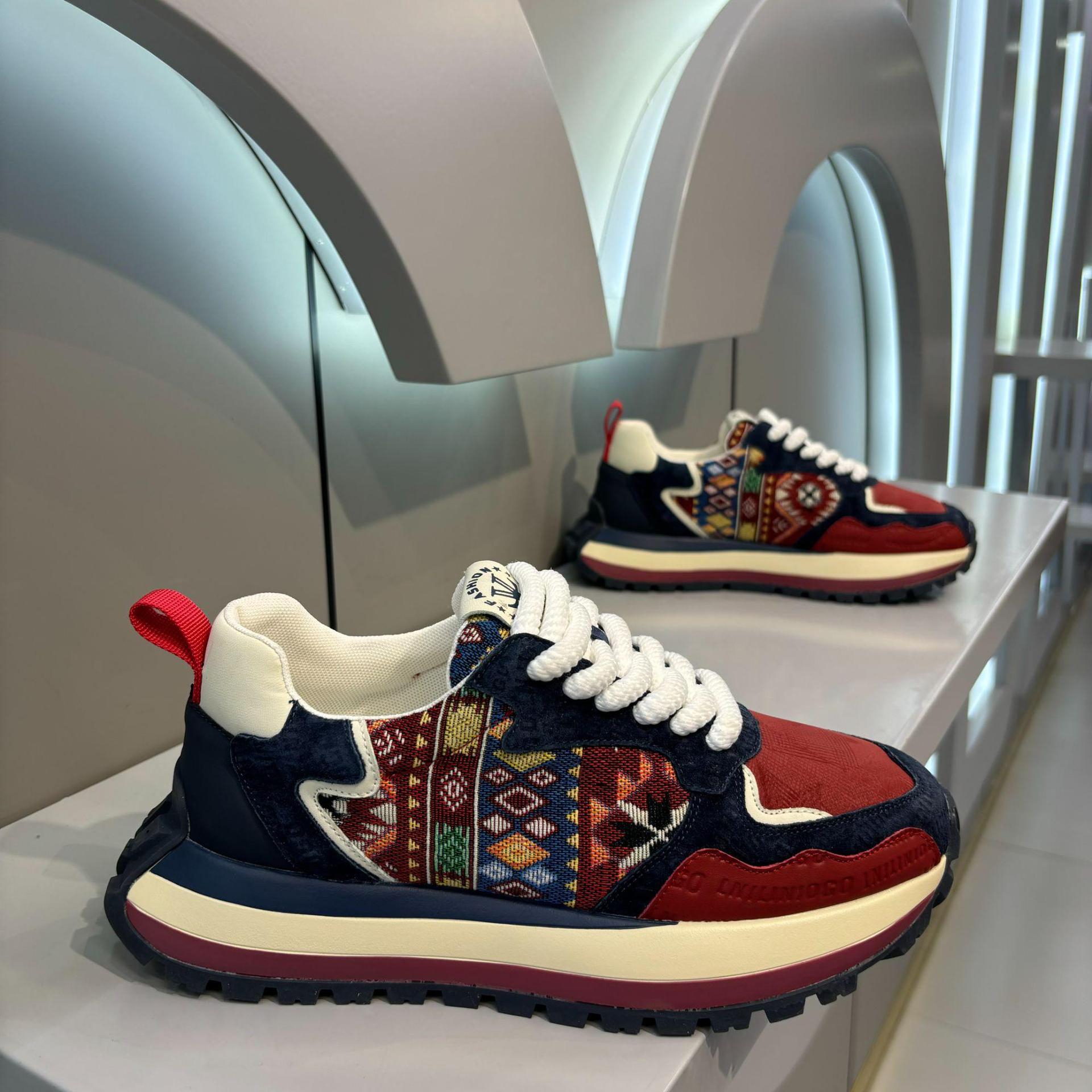 

Мужская обувь с ретро-принтом, весна 2025, новая мода, повседневная, универсальная, увеличивающая рост, обувь для пап, мужская спортивная обувь для сноуборда 39 красный