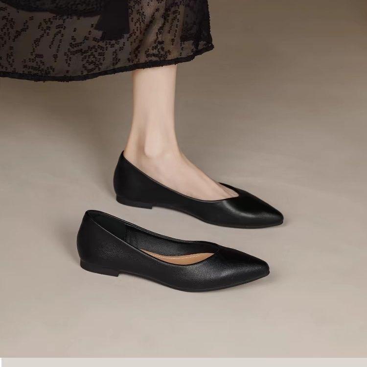 

Pointed flat shoes beige single shoes soft sole comfortable ladyshoes light mouth versatile autumn shoes soft leather nude women s shoes 35