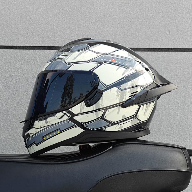 Motorcycle Helmet, Men's and Women's Dual Lens Full Face Helmet, Motorcycle Sports Car, All Season Full Face Helmet