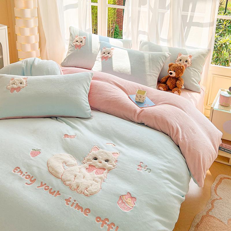 2025 Winter Milk Velvet 4-Piece Set: Thick Warm Double-Sided Fleece Bed Sheet, Fitted Sheet & Duvet Cover.