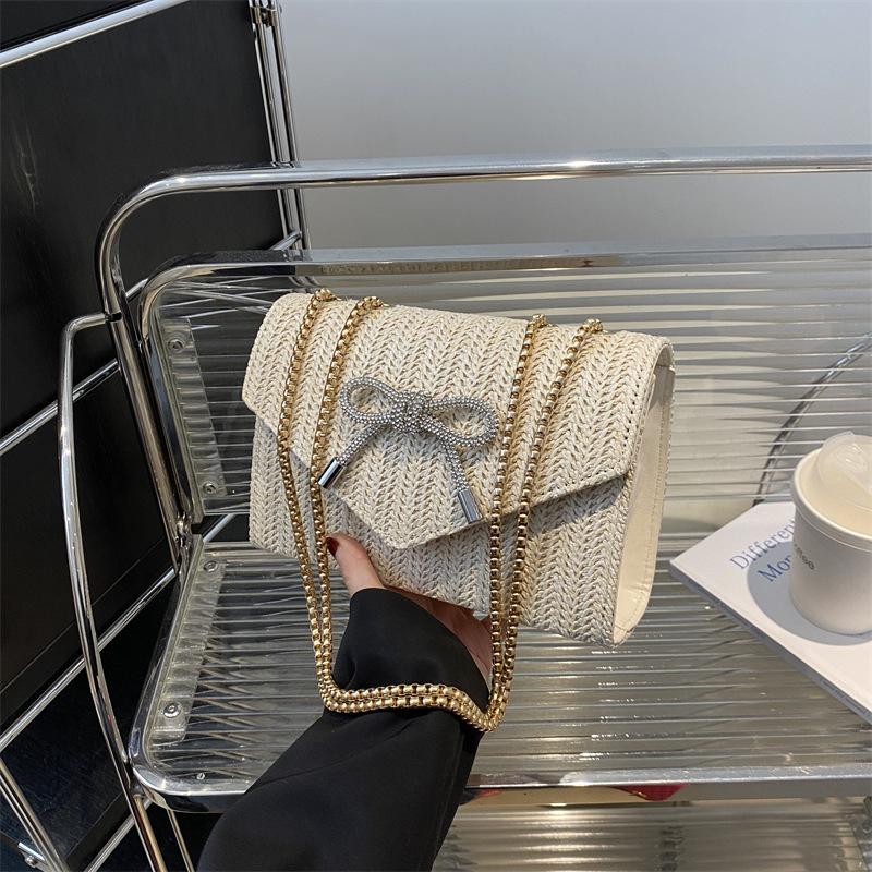 Trendy casual chain messenger bag beautiful bag 2025 summer new women's armpit bag straw woven personalized small square bag
