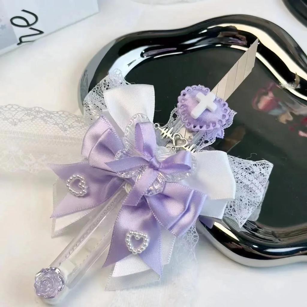 1 stuk schattige, coole zwarte papiersnijder met creatief ontwerp, vleugels, vlinder, doosopener, draagbaar mini-universeel mes, schoolbenodigdheden