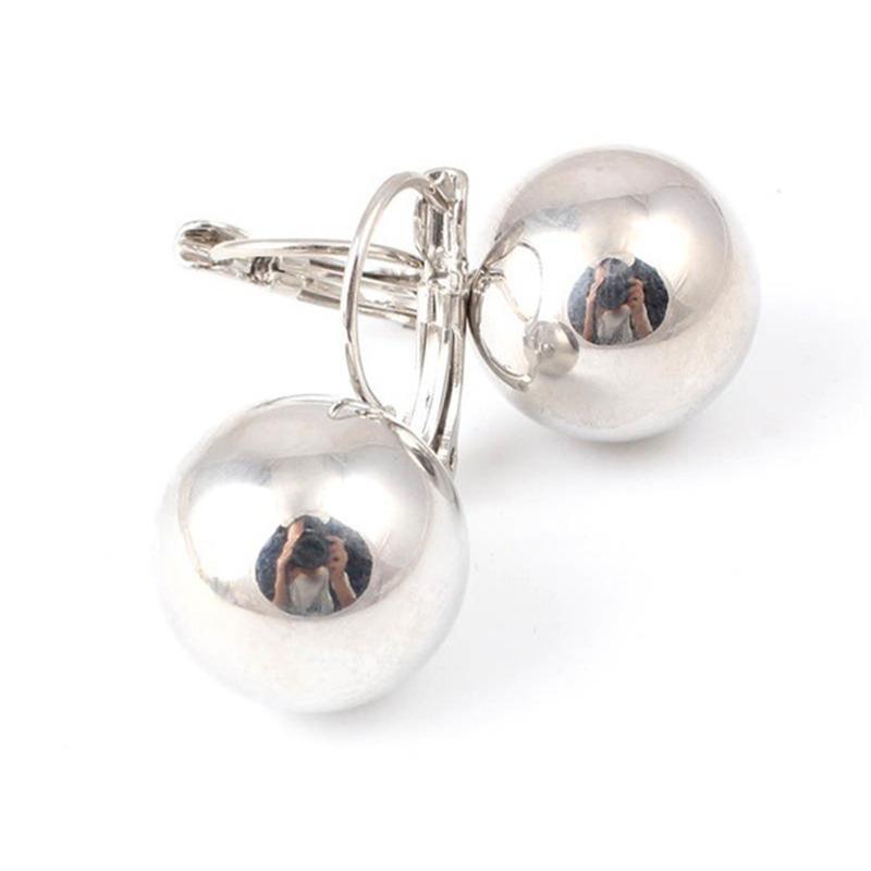 

1 пара модных женских серег-шариков, подходящих для повседневного украшения