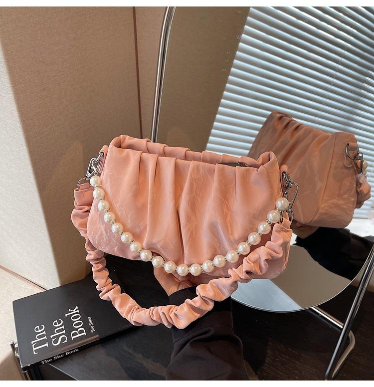 Niche Bag Women's New Summer Fashion Messenger Bag Single Shoulder Underarm Pleated Cloud Bag