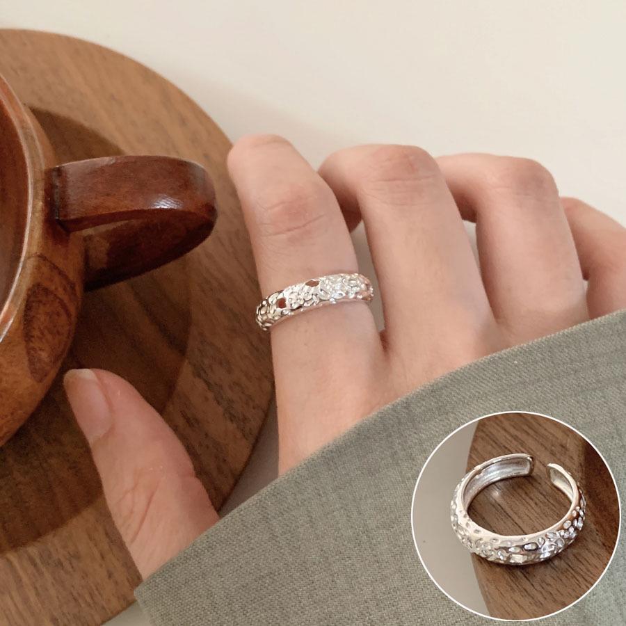 Women's Retro Black Oval Geometric Open Ring - Versatile Fashion Index Finger Jewelry