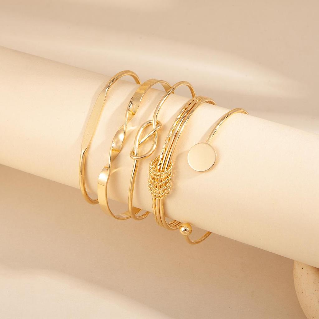 European Geometric Heart Bracelet Set: 5-Piece Layered Metal Jewelry with Retro Style