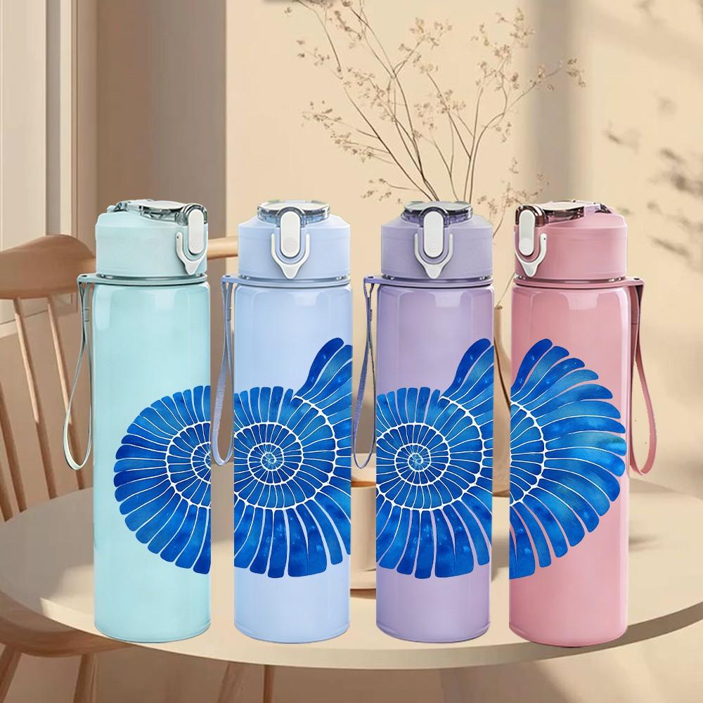 1PC Blue Spiral Seashell Pattern 750ml Color Plastic Sports Water Bottle Leakproof Flip Straw Lid Suitable for Sports Office Home Use