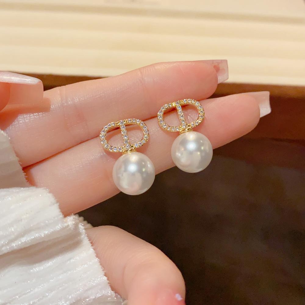 Korean Style Light Luxury Niche Micro Inlaid Pearl Stud Earrings For Women