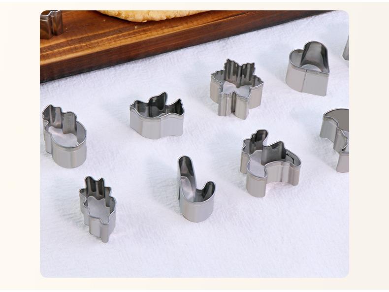 20-Piece Christmas Cookie & Cake Molds Set - DIY Stainless Steel Snowflake & Tree Designs