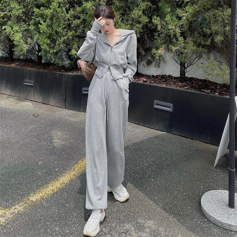 Chic Early Autumn Women's Hooded Sweatshirt and Pants Set #867: Trendy Casual Sportswear Two-Piece Suit