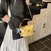 Niche Commuter Handbag Women'S Shoulder Handbag Simple Casual Messenger Underarm Bag