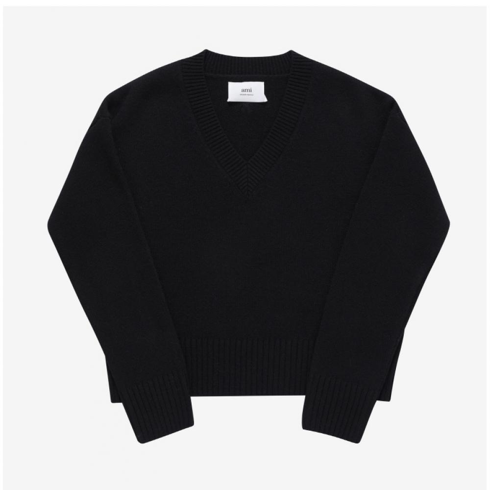Ami Uks234 Kn0028 001 Ami De Coeur TOne On TOne Heart Logo V Neck Public Knit