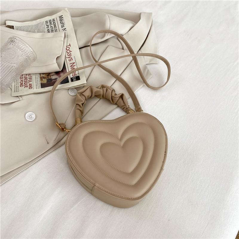Retro Heart Shape Faux Leather Shoulder Bag for Women Fashionable Vintage Crossbody Purse CLE
