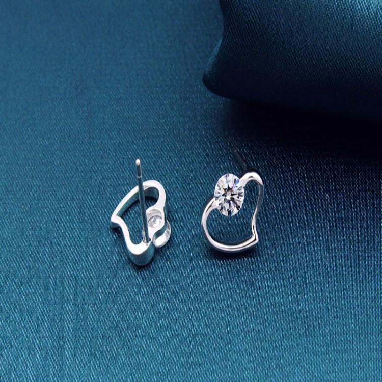 Korean Inlaid Zircon Peach Heart Stud Earrings - Versatile Heart-Shaped Fashion Jewelry