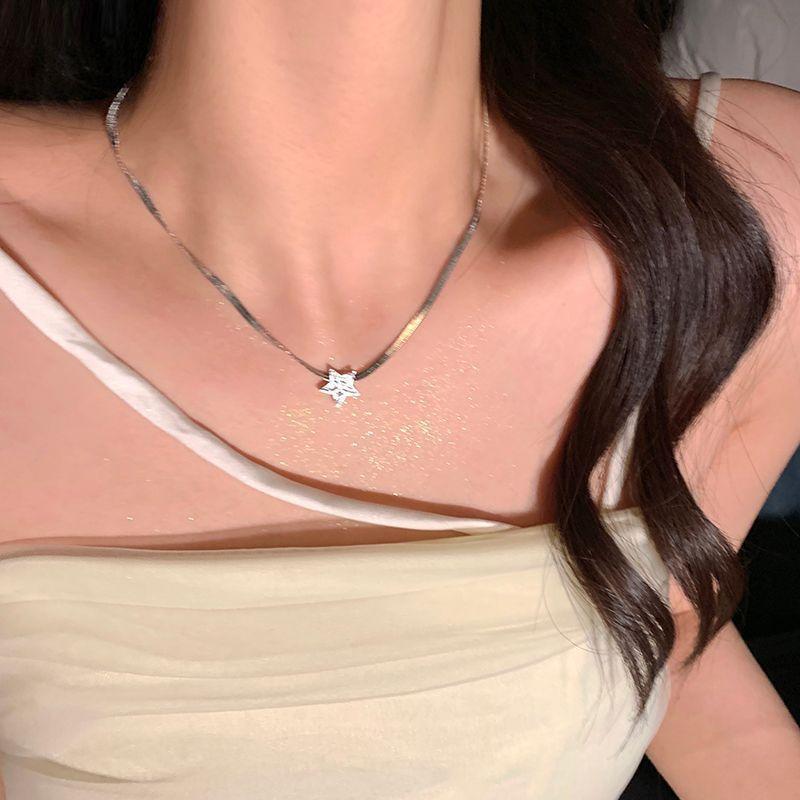 

Flah diamond five-poted tar nake bone cha women light luxu niche new necklace high-end deign, feelg acceorie