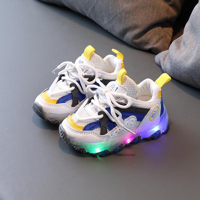 Buty LED Light Sportowe Dziecięce Jesień Nowe Chłopięce Lśniące Buty Średnie Małe Dziewczęce Codzienne Buty Niemowlęce do Chodzenia Buty Dziecięce Tenis