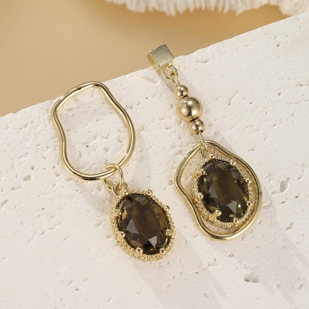 Fashionable Ol Style Copper Earrings With Chic Vintage Appeal For Women