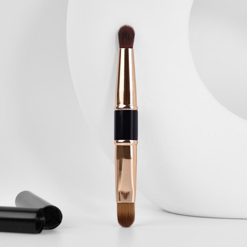 

Portable Dual-Ended Lip/Eyebrow Brush - Beginner Makeup Tool