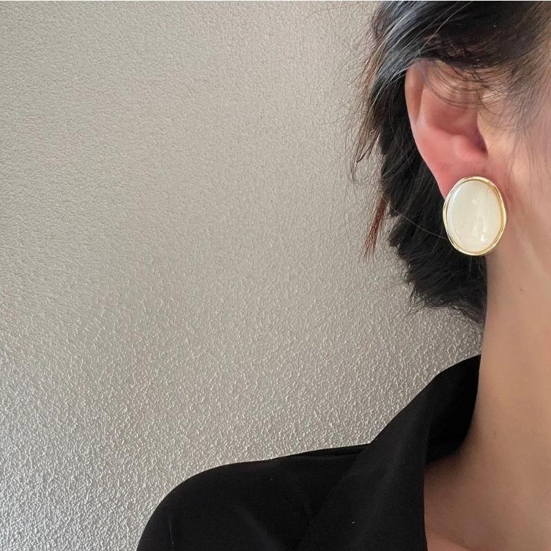 Französische Vintage Temperament Weiße Geometrie Ellipse Quadrat Ohrstecker für Damen Trend Charms Piercing Schmuck Zubehör Geschenk