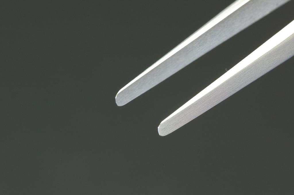 HOZAN Tweezers, Spatula-shaped for Easy Removal of Stickers (films), Stainless Steel, Tip Width 2mm (R-shaped), P-888