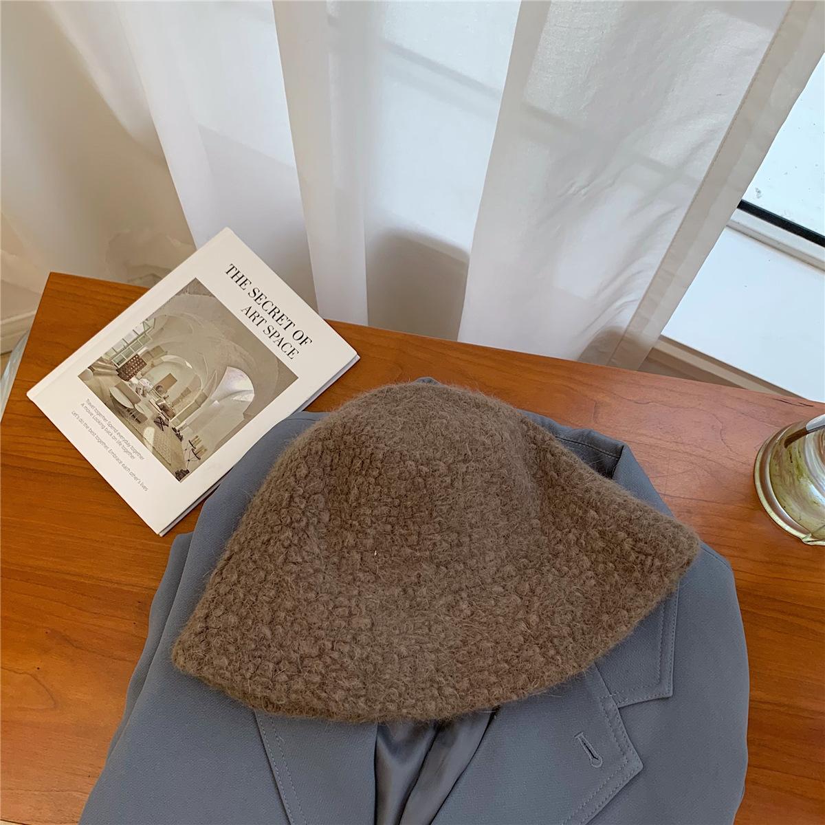 

Lamb wool versatile bucket hat women s autumn and winter face small autistic hat retro ins thermal basin hat M(56-58cm) темно-коричневого кольору