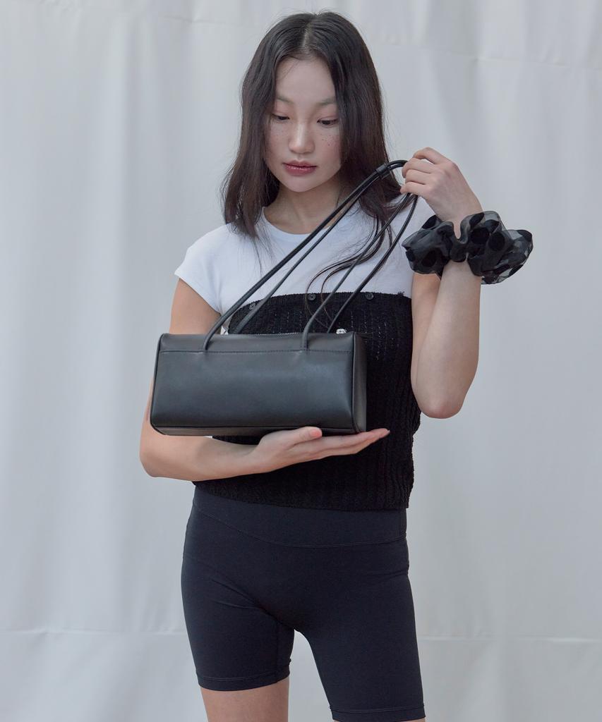 Haveawhale Square Baguette Bag (Bk)