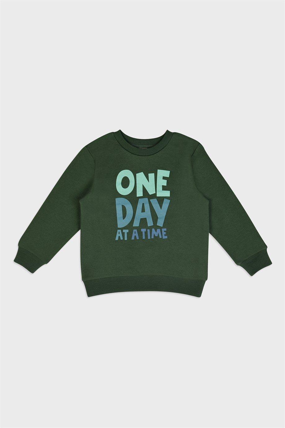 

Толстовка One Day At Time для мальчиков 2-4 Years темно-зеленого