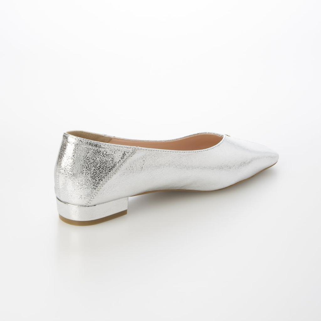 [Evol] V-Cut Square Pumps