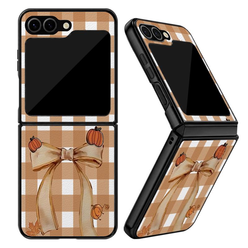 Funda de Halloween Linterna de Calabaza Fantasma Para Samsung Galaxy Z Flip 8 7 FE 6 5 4 Z Flip8 Flip7 Flip6 Flip5 Piel Híbrida de Cuero Bumper Duro de PC Cubierta