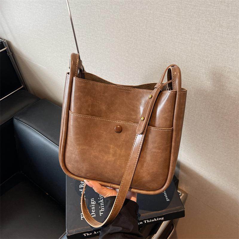 

Premium bag women s new trendy retro shoulder armpit bag commuting versatile going out messenger bucket bag