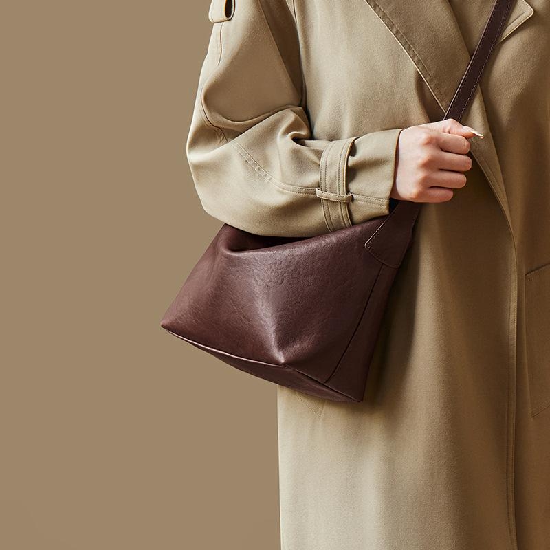2025 Autumn Winter New Underarm Bag Vintage Genuine Leather High-end Feel Single Shoulder Bag Versatile Casual Commuter Crossbody Women's Bag
