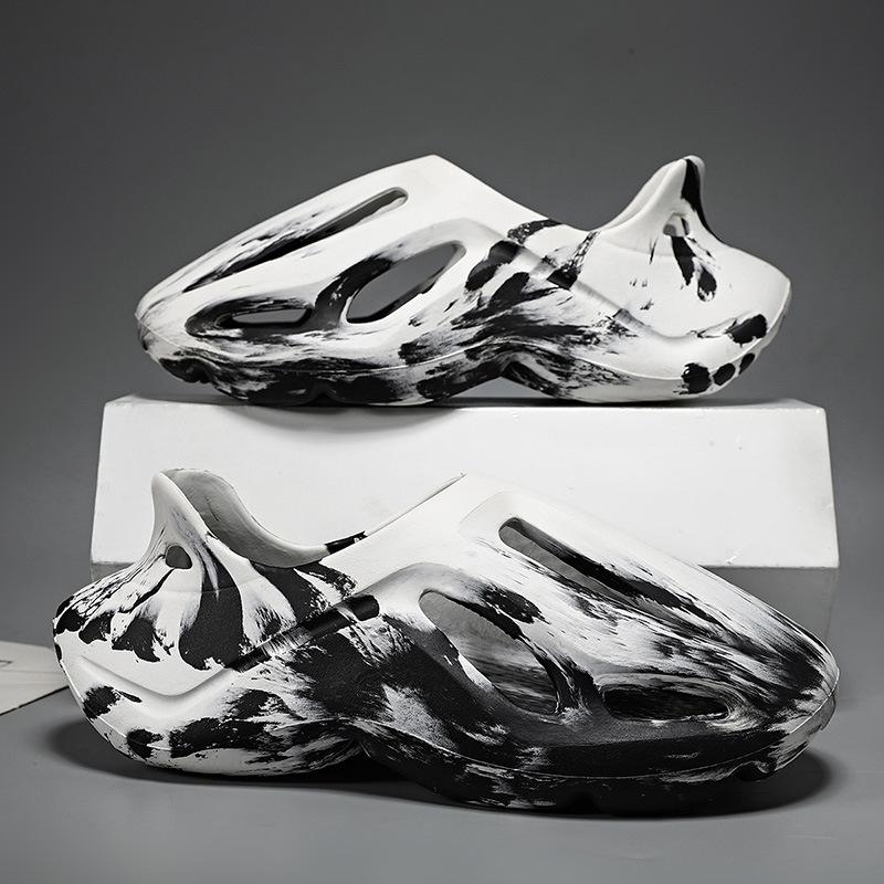 Hole Shoes Men'S Trend Outer Wear Non-Slip Soft Sole Personalized Design Ink Wind Internet Celebrity Outdoor Seaside Sandals