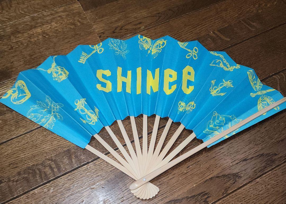 

[Б/У] Памятные товары в честь дебюта группы SHINee в Японии: складной веер Sensu