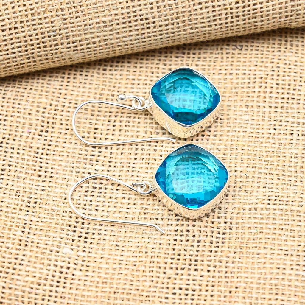 Ravissantes boucles d'oreilles en argent sterling 925 faites à la main avec topaze bleue pour elle