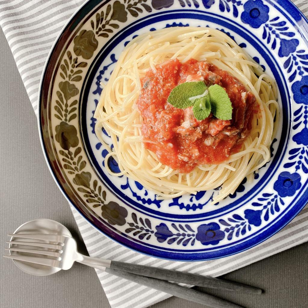 Kario makaronai Didelis skersmuo x aukštis 5 Pagaminta mikrobangų krosnelėje ir indaplovėje Gran Blue [Dolce duo] Lėkštė, lėkštė, lėkštė, 22,5 4 cm, mėlyna, gabaliukai, Japonija, saugus,