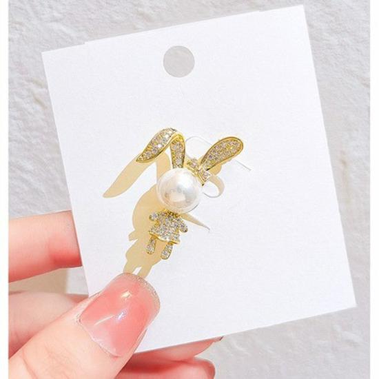 Elegant Zirconia Rabbit Brooch: Trendy Anti-exposure Pin for Sweaters