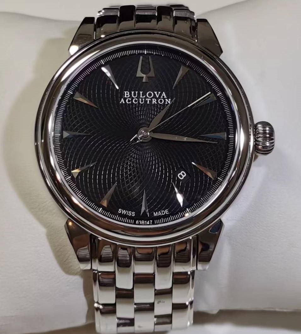 

Часы Bulova Accutron Gemini Automatic Swiss Made 63B147 чёрный