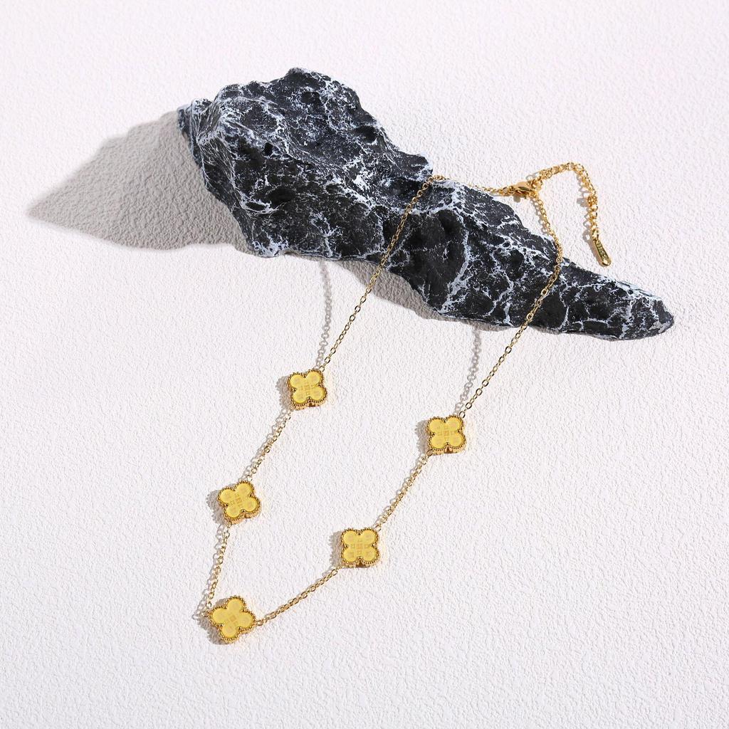 Naszyjnik damski z czterolistną koniczyną, wysokiej klasy tytanowa stal nieblaknący łańcuszek do swetra, akcesorium do nakrycia głowy z trawą szczęścia