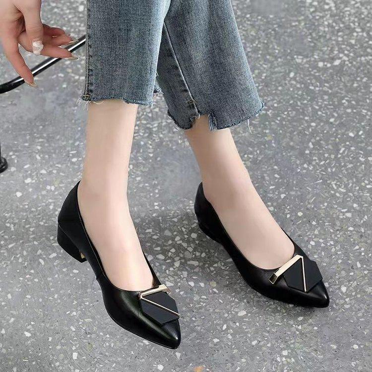 New soft leather pointed leather shoes autumn low heel light mouth black thick heel single shoes