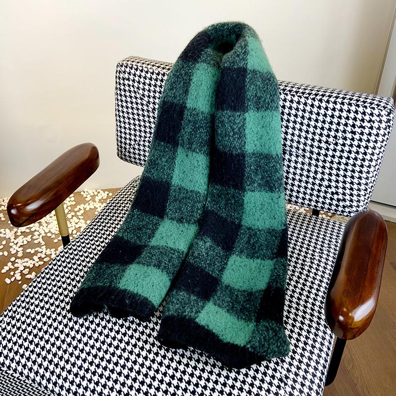 Plaid scarf women's autumn and winter new soft and versatile knitted shawl contrasting color high-end scarf