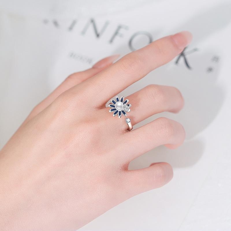 Sunflower Butterfly Rotating Rhinestone Ring for Women - European American Fashion