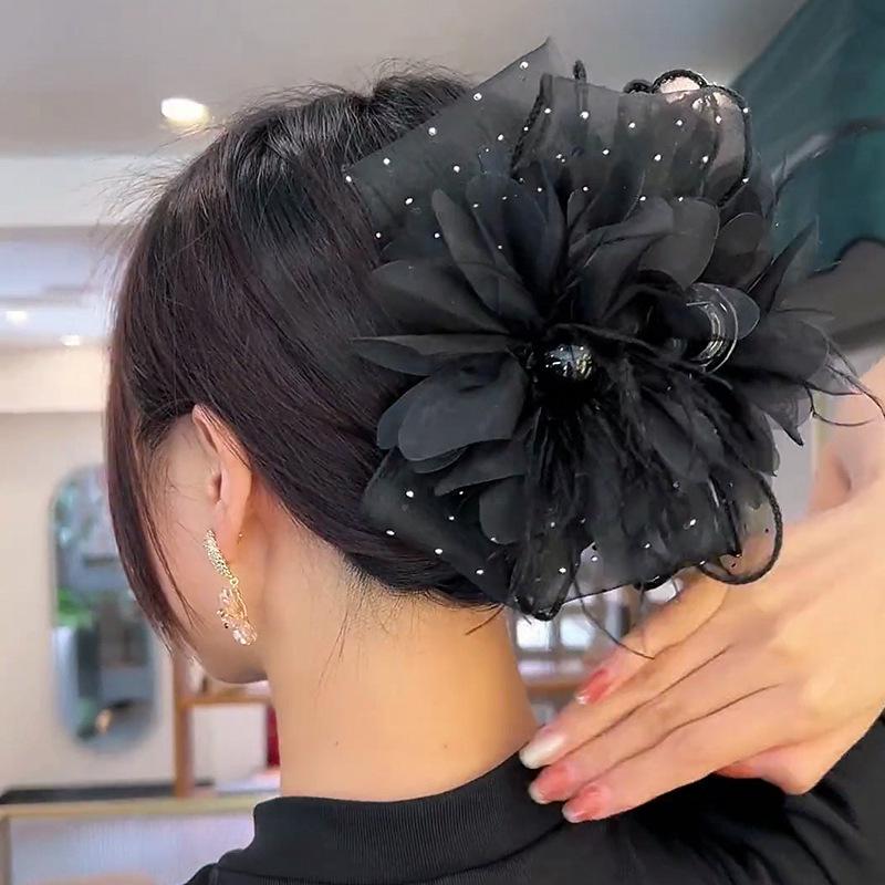 2023 Trendy Black Feather Fluffy Shark Hair Clip – Volume Boosting Headwear Clamps
