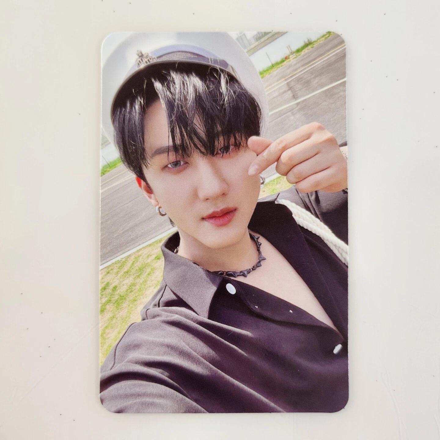 STRAY KIDS Мини-альбом MAXIDENT ОФИЦИАЛЬНАЯ ФОТОКАРТОЧКА CHANGBIN / WHITE ver.
