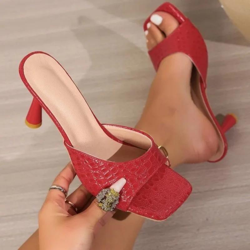2026Damen High Heels Sommer Neue Mode Quadratische Zehenpartie Flip-Flops Sandalen Design Offene Zehenpartie Slingback Slides Damen Pumps