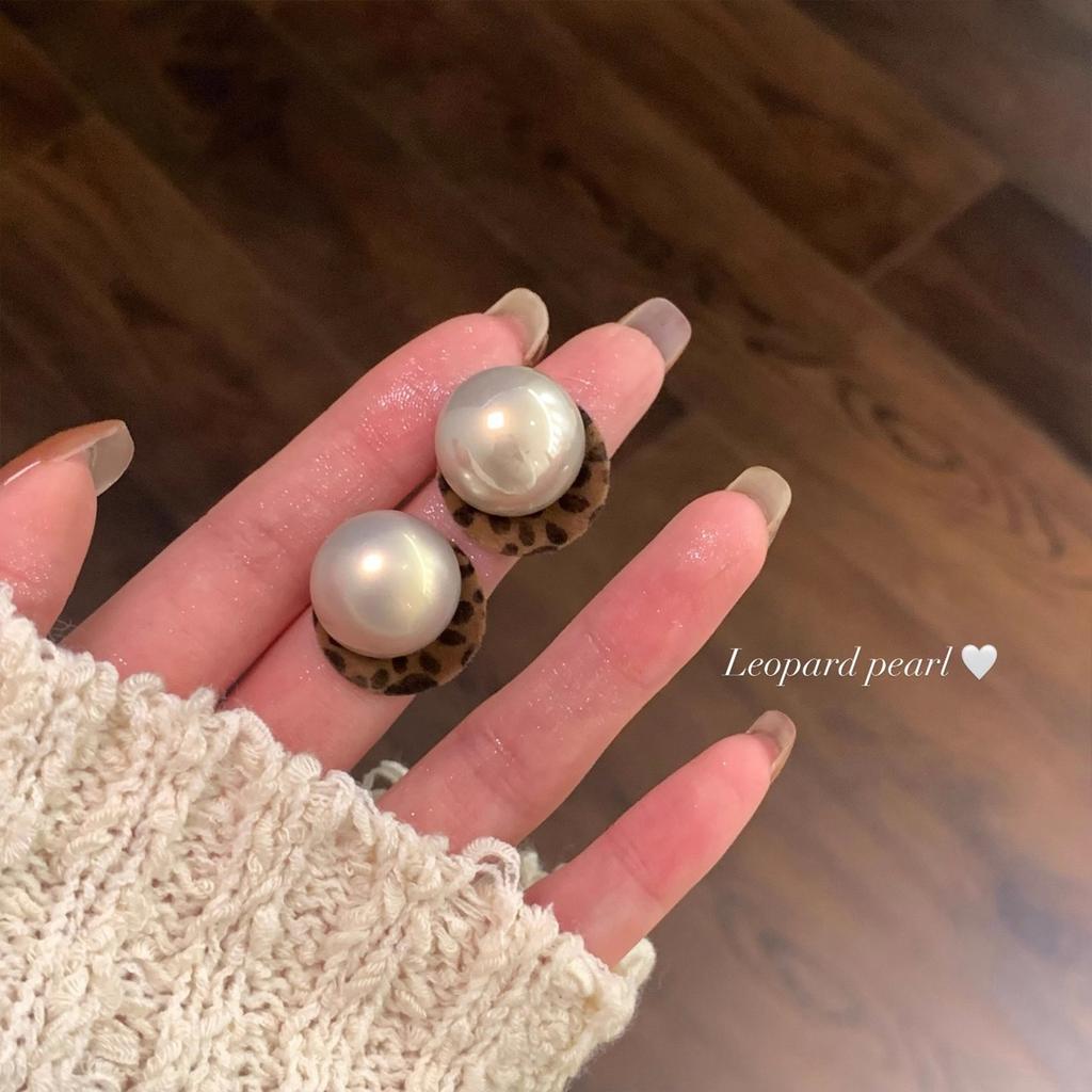 Retro Maillard Leopard Print Pearl Stud Earrings For Women'S Light Luxury High-End Temperament Earrings Are Unique, Beautiful And Good-Looking Earring